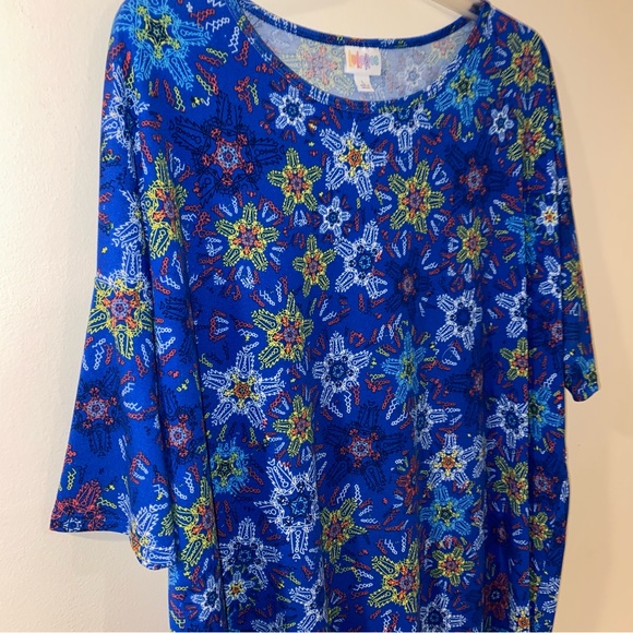 LulaRoe Blue Patterned Top - Size Large - Picture 2 of 10